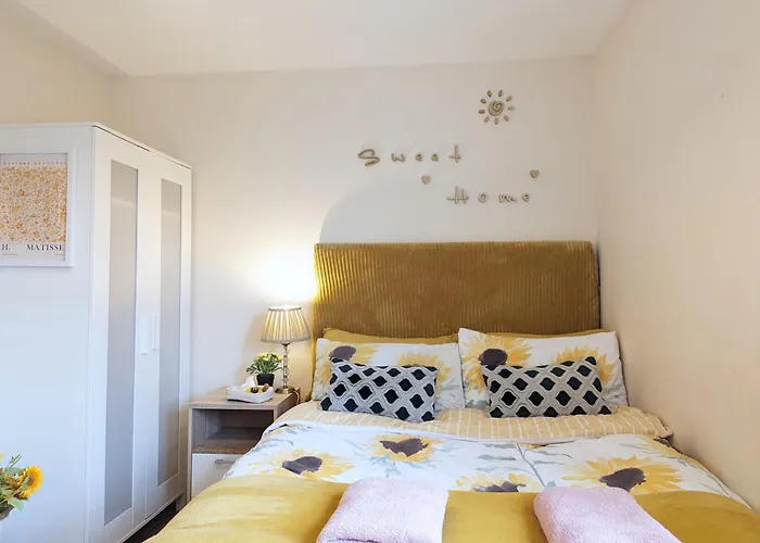 City Centre Vintage Theme Guest Rooms Free Parkin