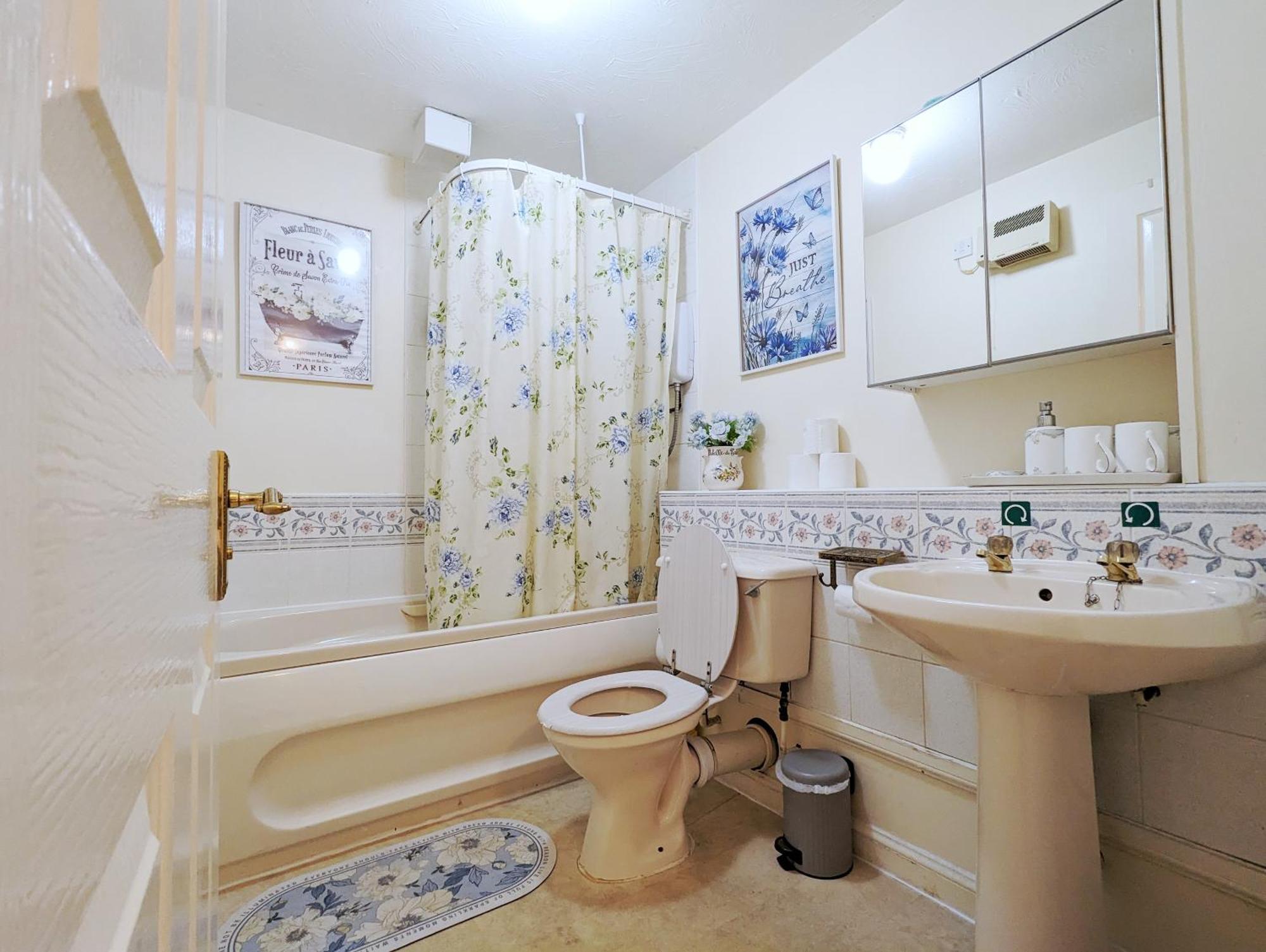 Apartment Centre Vintage Theme Guest Free Parkin