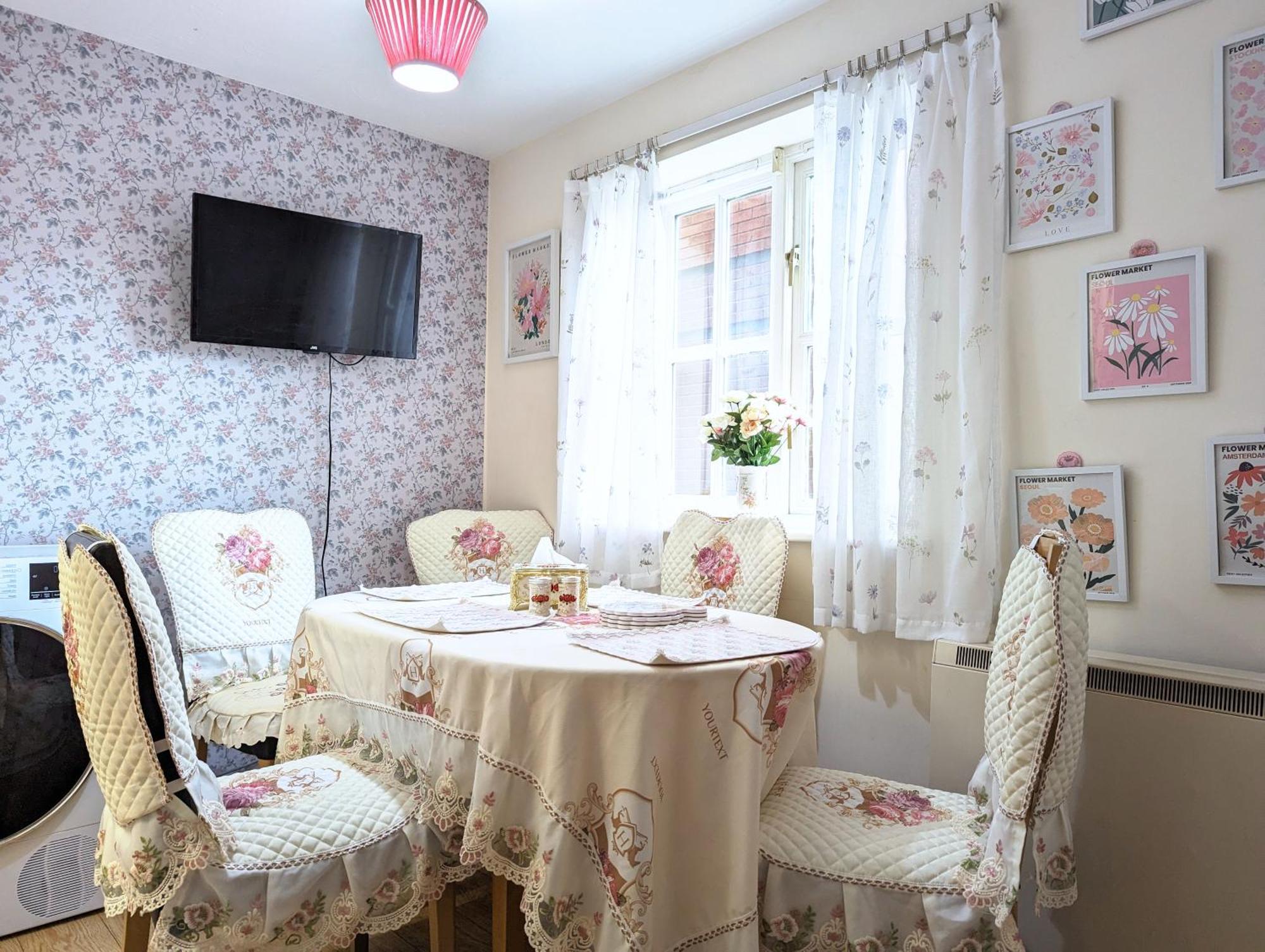 Apartment Centre Vintage Theme Guest Free Parkin Liverpool