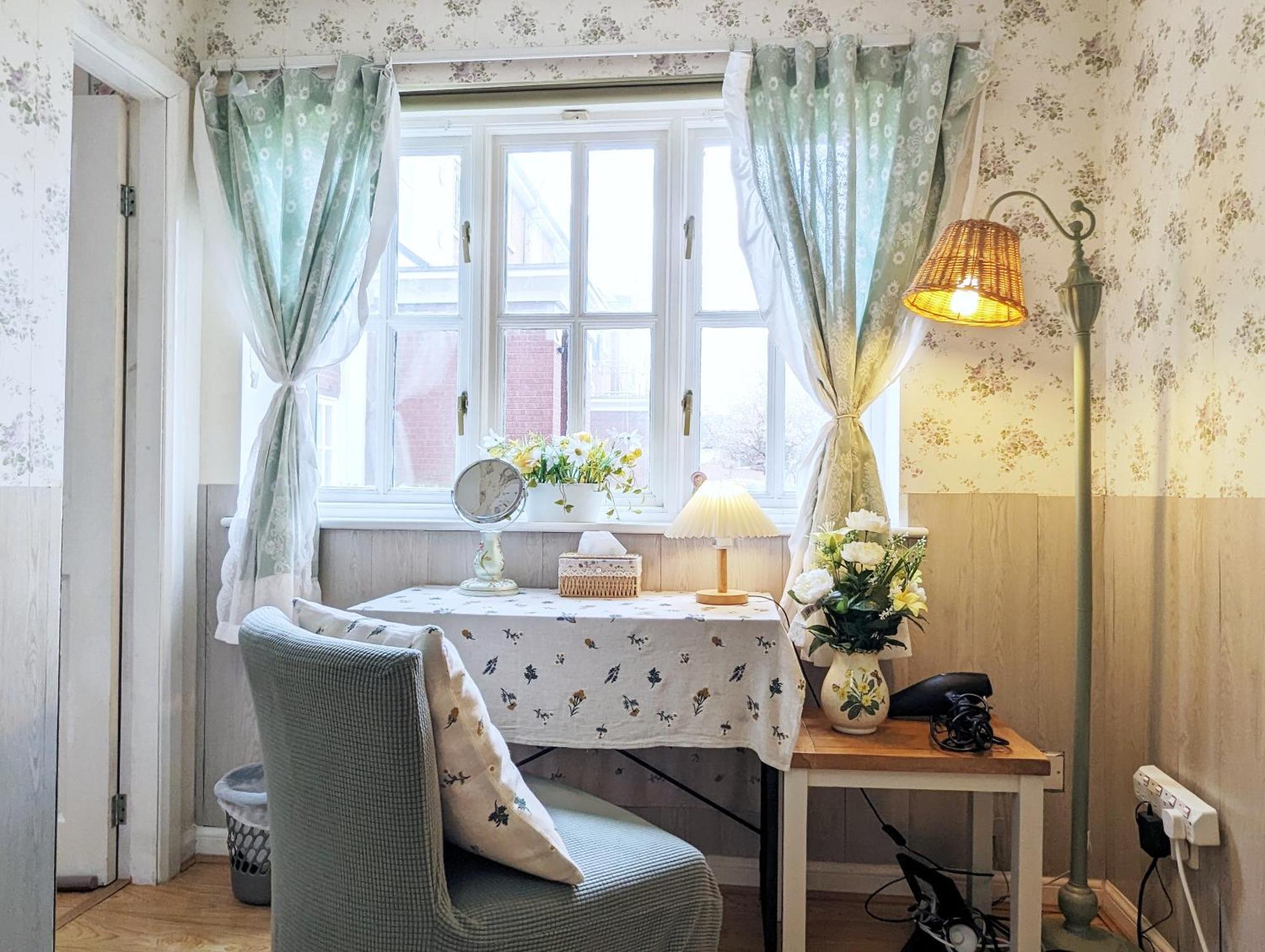 Centre Vintage Theme Guest Free Parkin