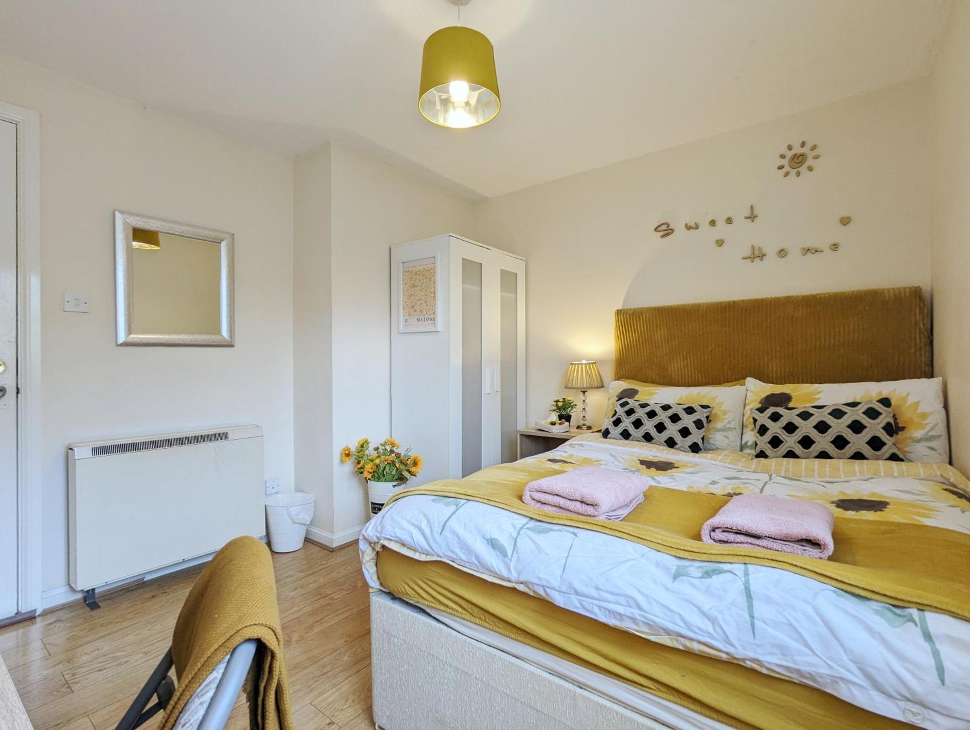 Apartment Centre Vintage Theme Guest Free Parkin Liverpool