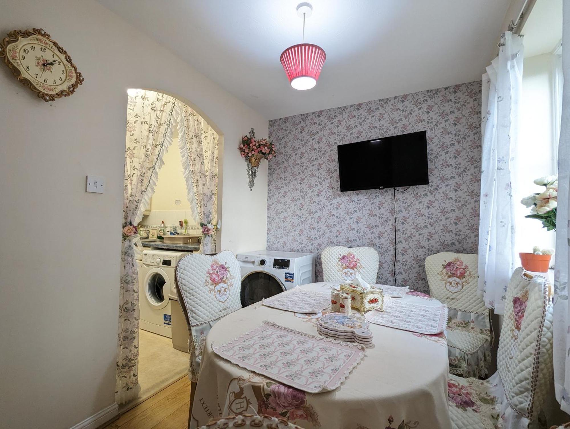 Apartment Centre Vintage Theme Guest Free Parkin Liverpool
